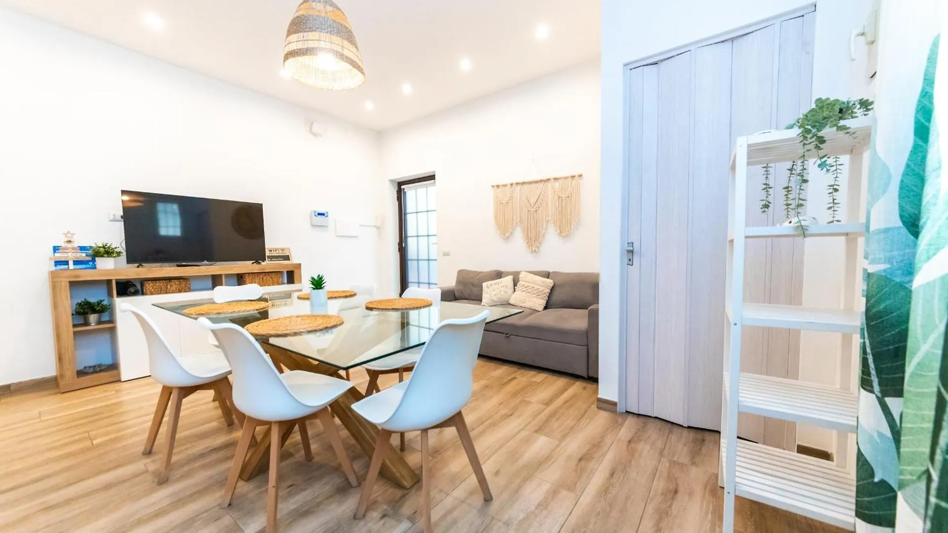 Metrofront-Apartment Roma 0*,
